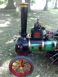 A model steam tractor
